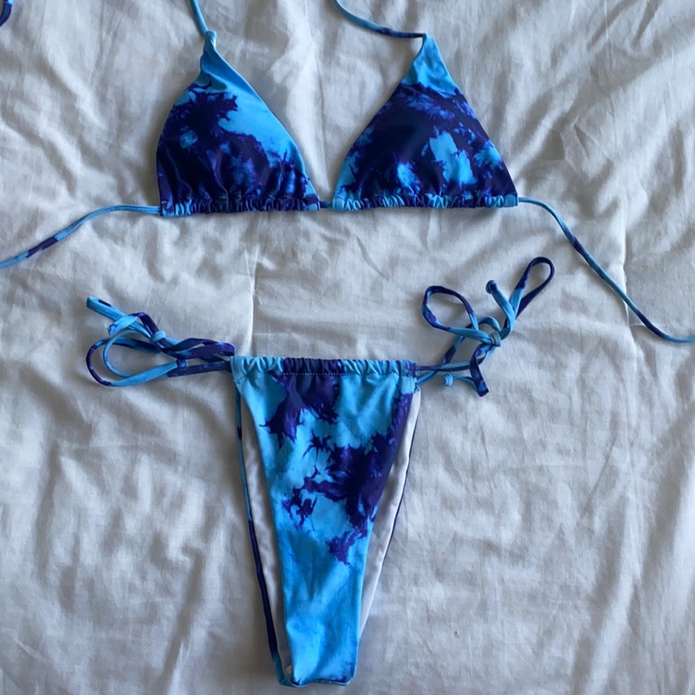 Blue tie-dye thong bikini set - Picture 2 of 2
